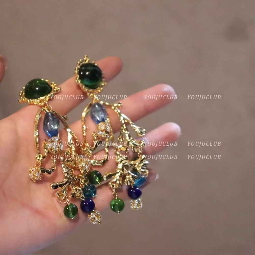 Vintage Blue Gem Crystal Clip-On Earrings – Exotic Ethnic Women’s Jewelry