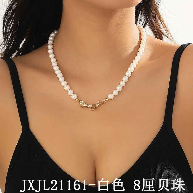 Chic Clavicle Necklace With A High-end Design And A Touch Of Affordable Luxuryperfect As A Sweater Chain