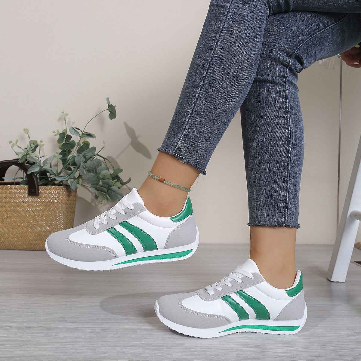 Women's Casual Flat Sneakers – Lace-Up Round Toe | 5 Colours