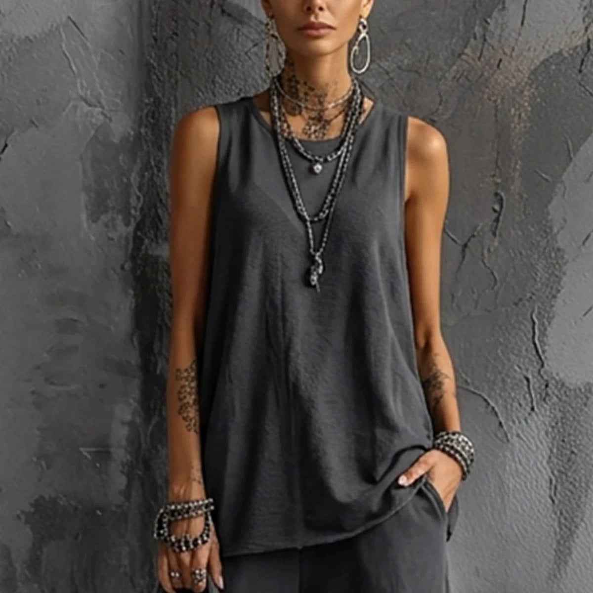 Sleeveless Top Ankle-Fit Pants Set
