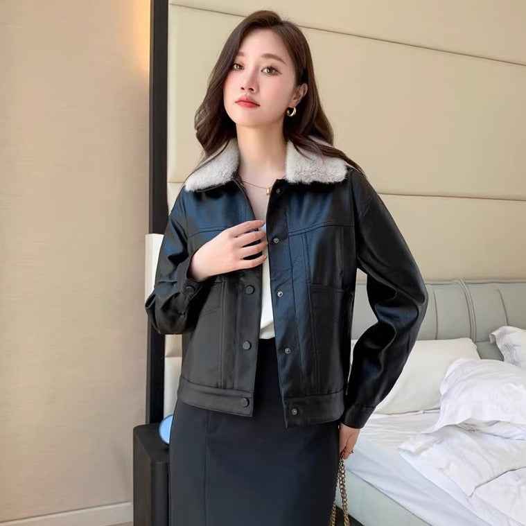 Womens Stylish Padded Short Coat With A Fur Collar