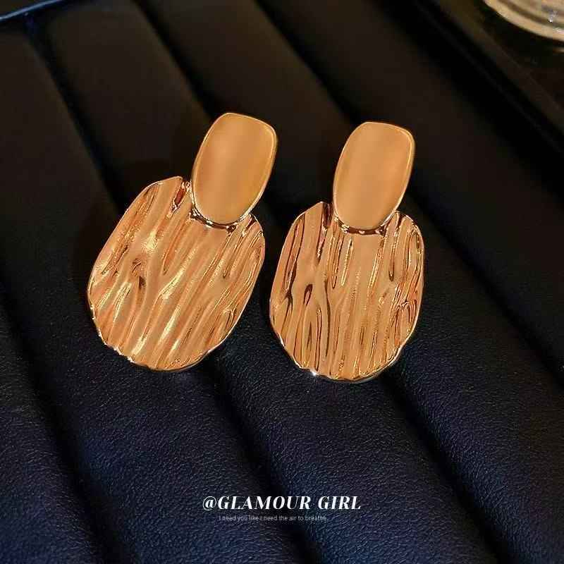 Bold Oval Pleated Earrings – Retro Minimalist Silver Needle Jewelry