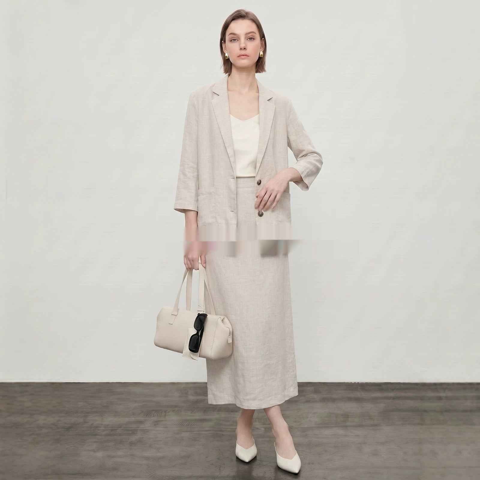 Womens Loose-fit Linen Blazer With Two Pockets