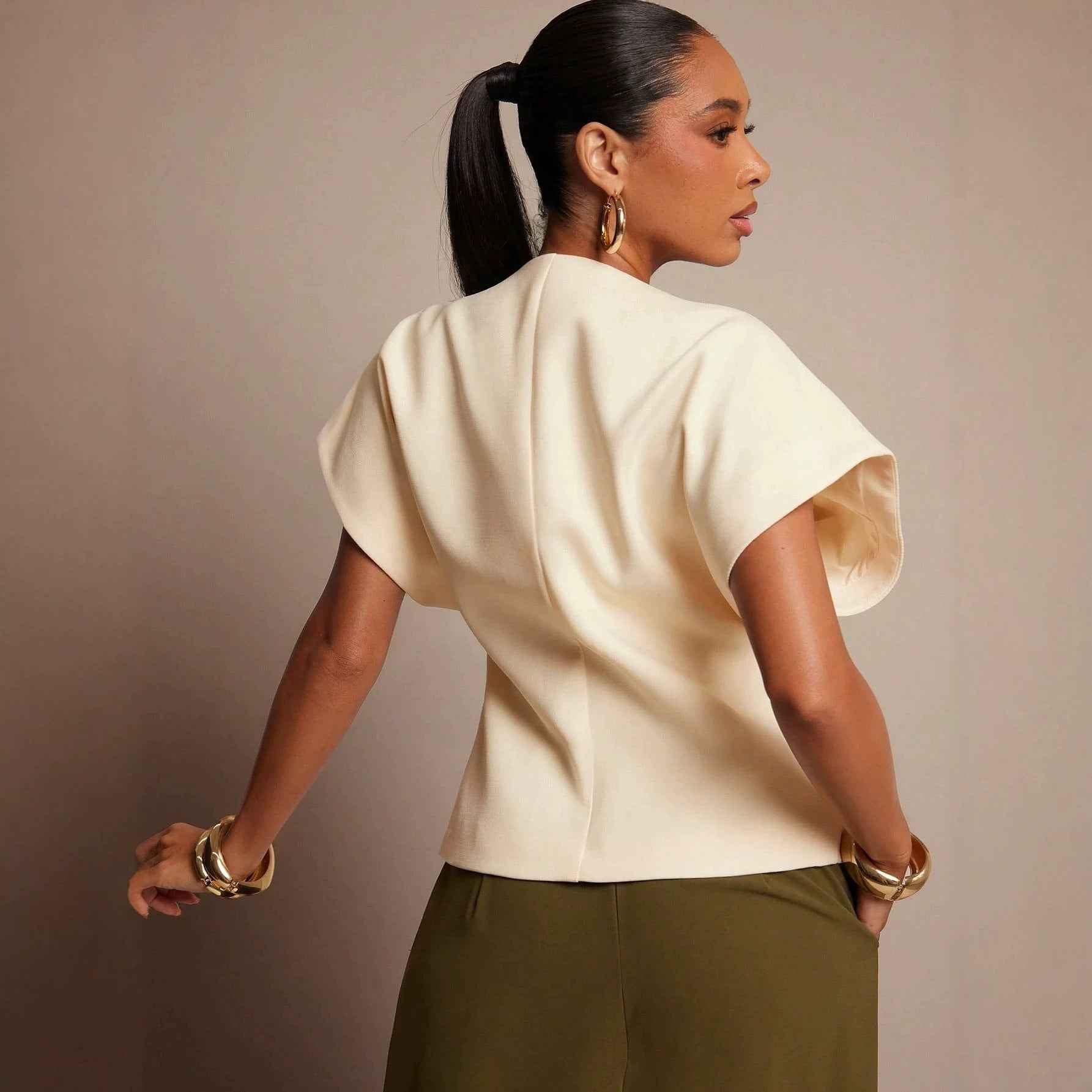Solid-color Textured Woven Asymmetric-hem Single-button Vest
