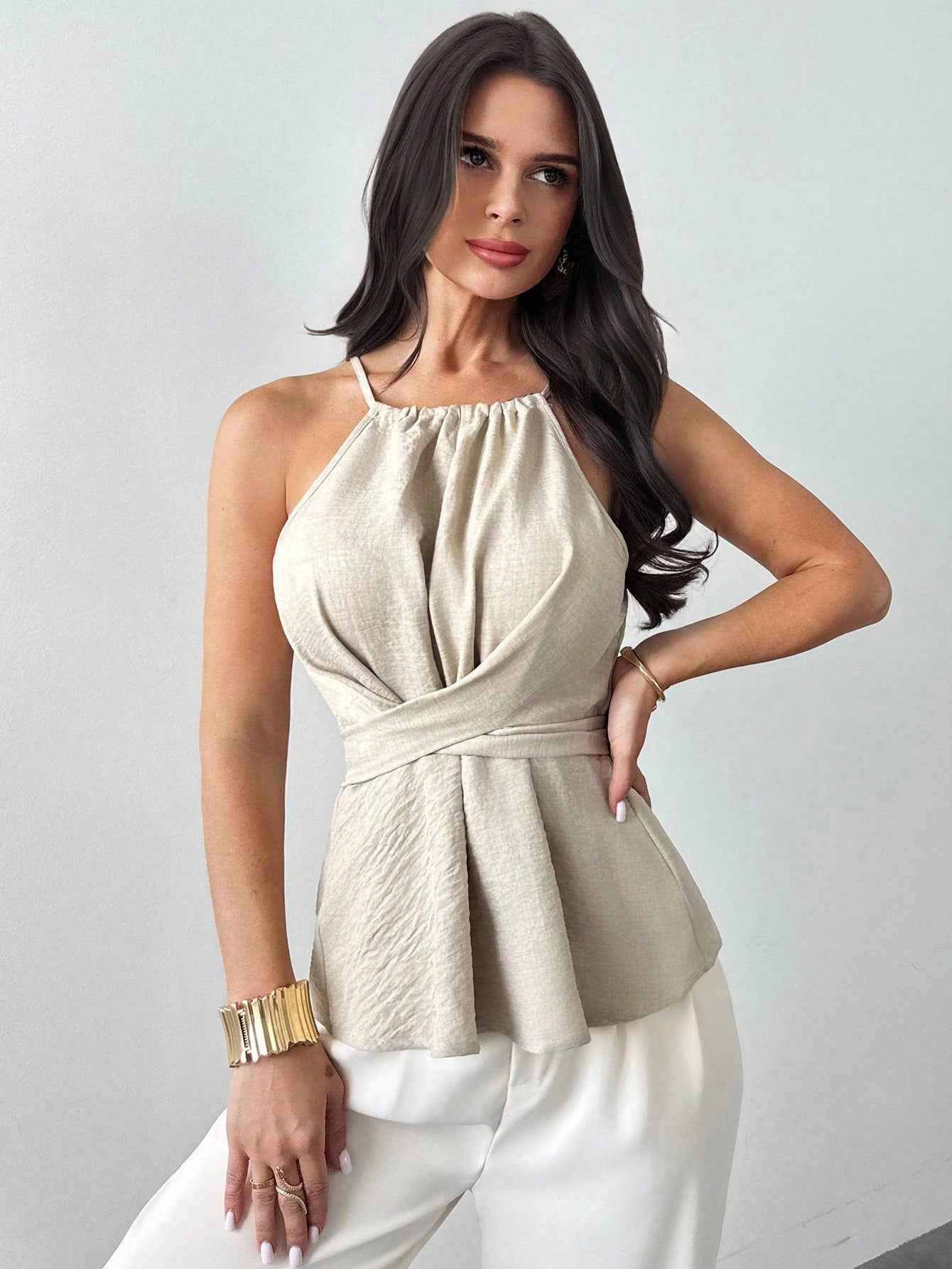 Strap-fit Waist-cinching Blousestyling Shots For European And American Looks