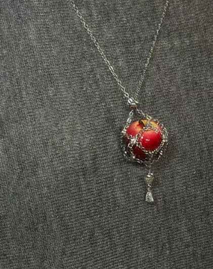Affordable Luxury High End Clavicle Chainedgy