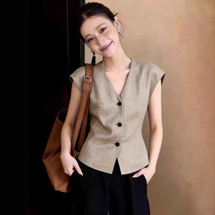 Summer Office-chic Sleek And Professional Sleeveless Top For Commuting