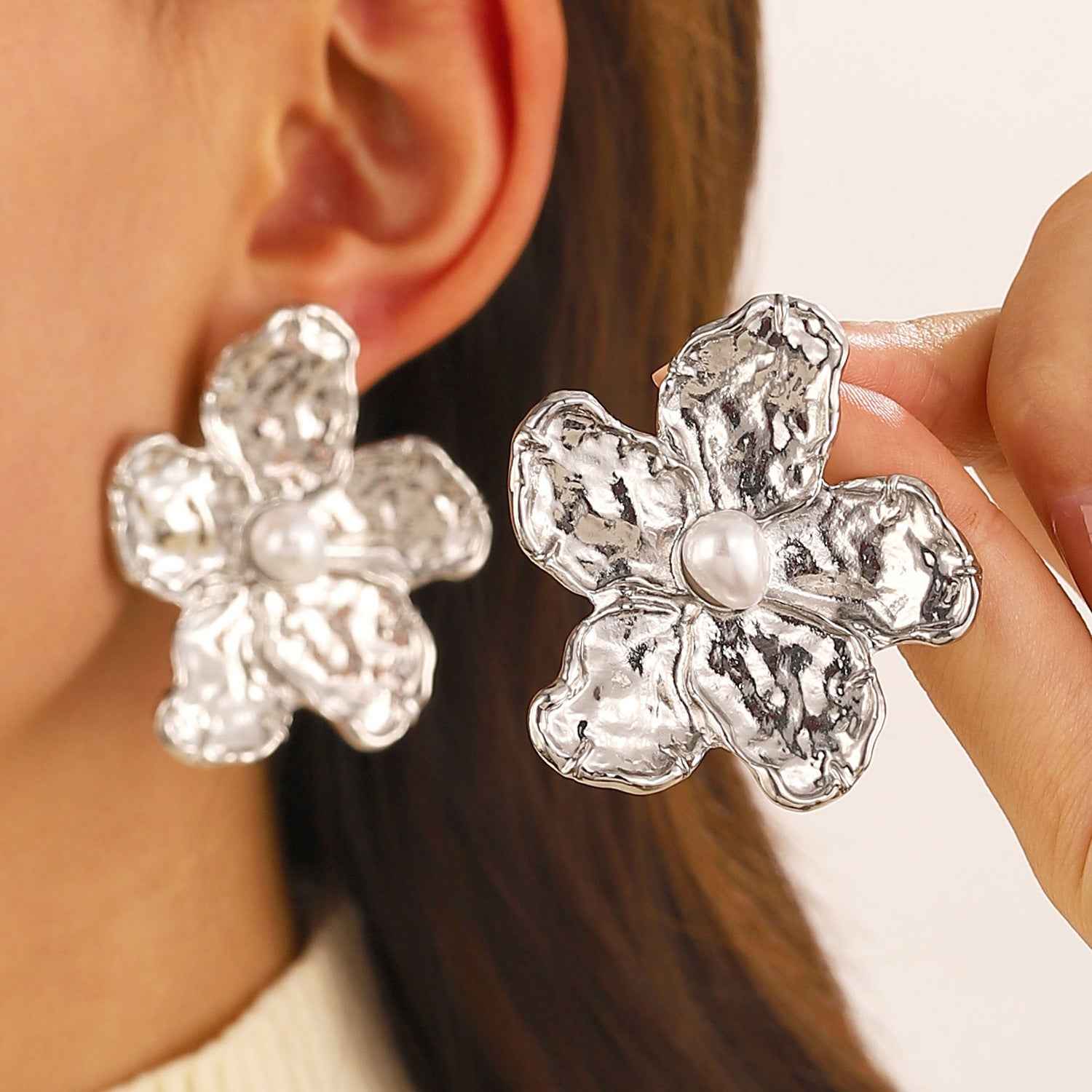 European American Street Style Exaggerated Lava Wrinkled Metal Stud Earrings, Vintage Irregular Geometric High Texture Female Earwear