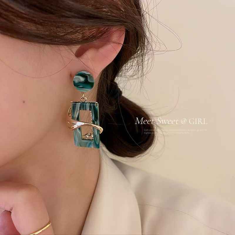 Vintage Square Acrylic Earrings – Elegant High-End Women’s Jewelry