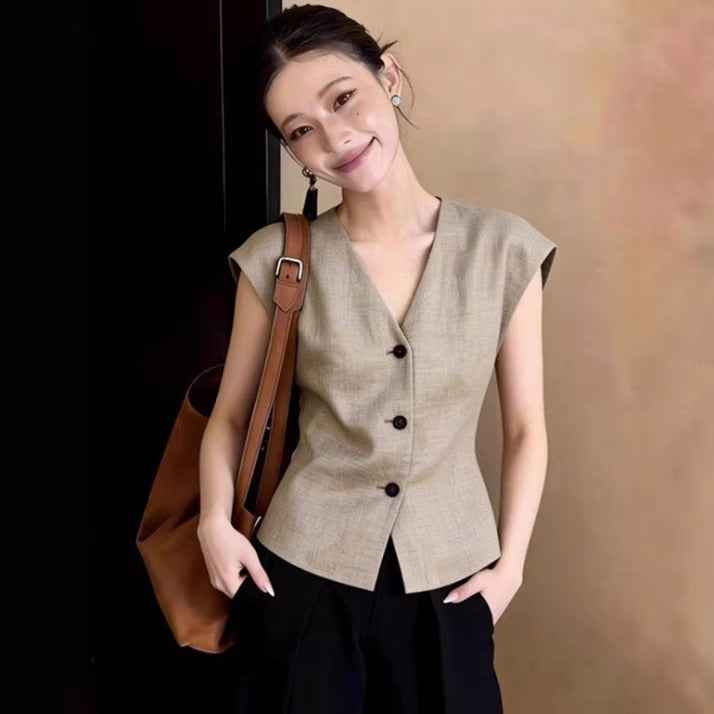 Summer Office-chic Sleek And Professional Sleeveless Top For Commuting