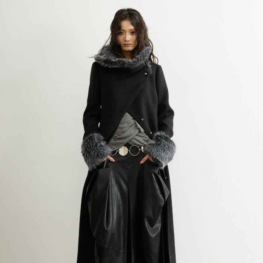 Fur-Collar Wool Blend Coat – Fitted Waist, Long Silhouette