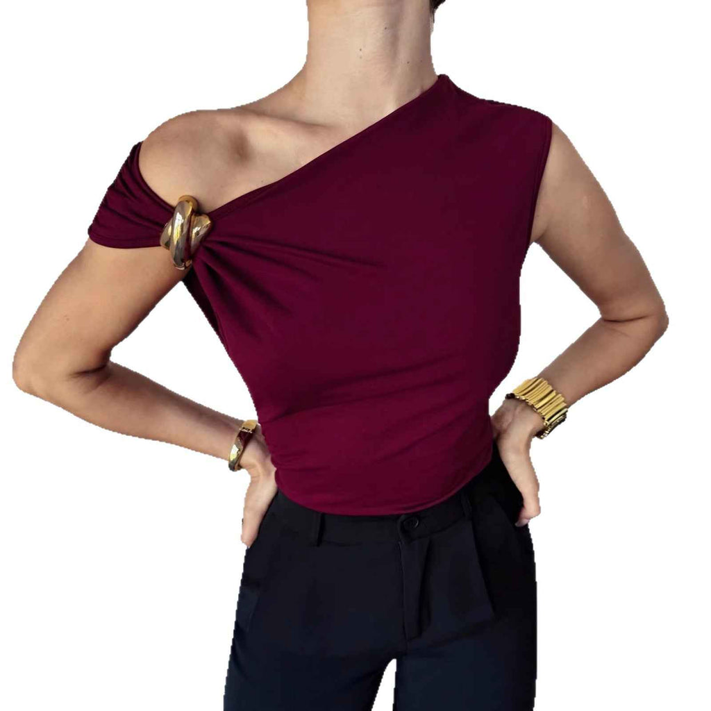 Slim-Fit Sleeveless Top — Elegant Commuter Style