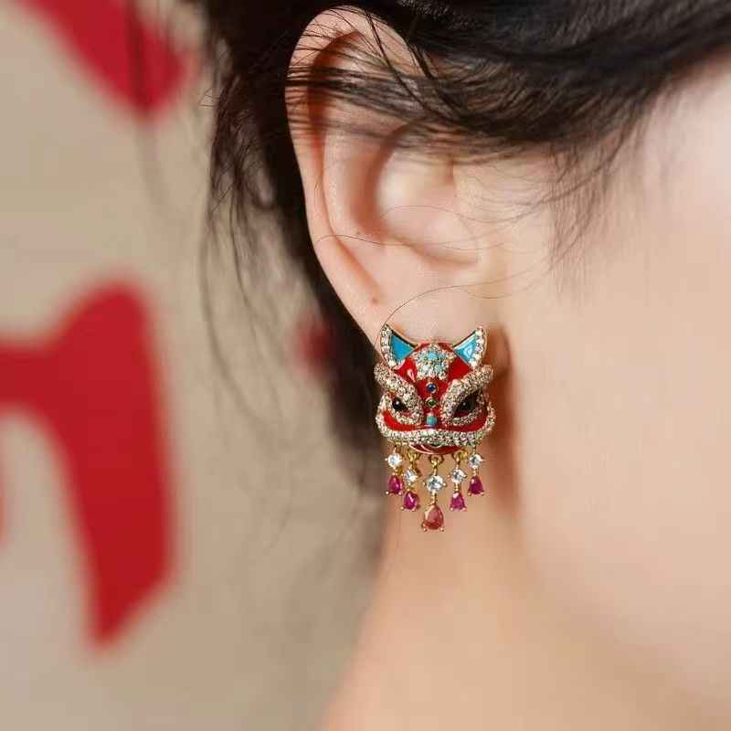 New Chinese Style Red Fortune Lion Tassel Studs, Exquisite Light Luxury Ear Jewelry