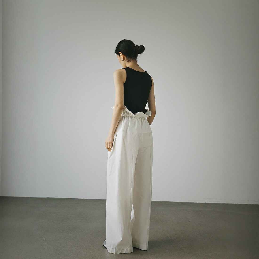 Wide-Leg Pleated Trousers – Minimalist Casual Pants
