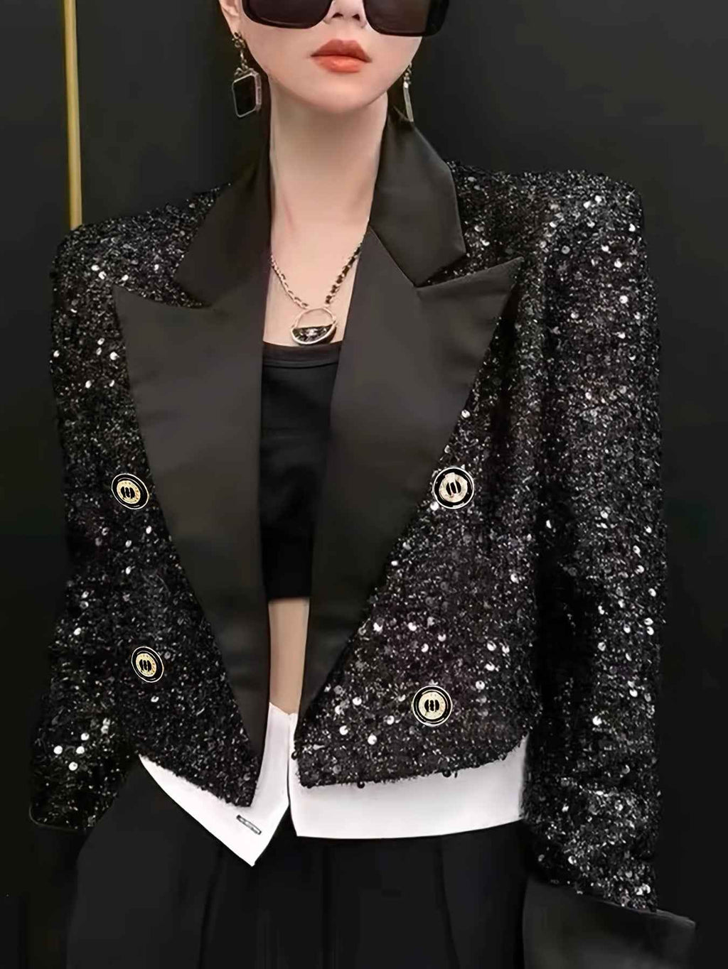 Cropped Chanel-style Blazer With A Sequined Cardigan And Long Sleeves