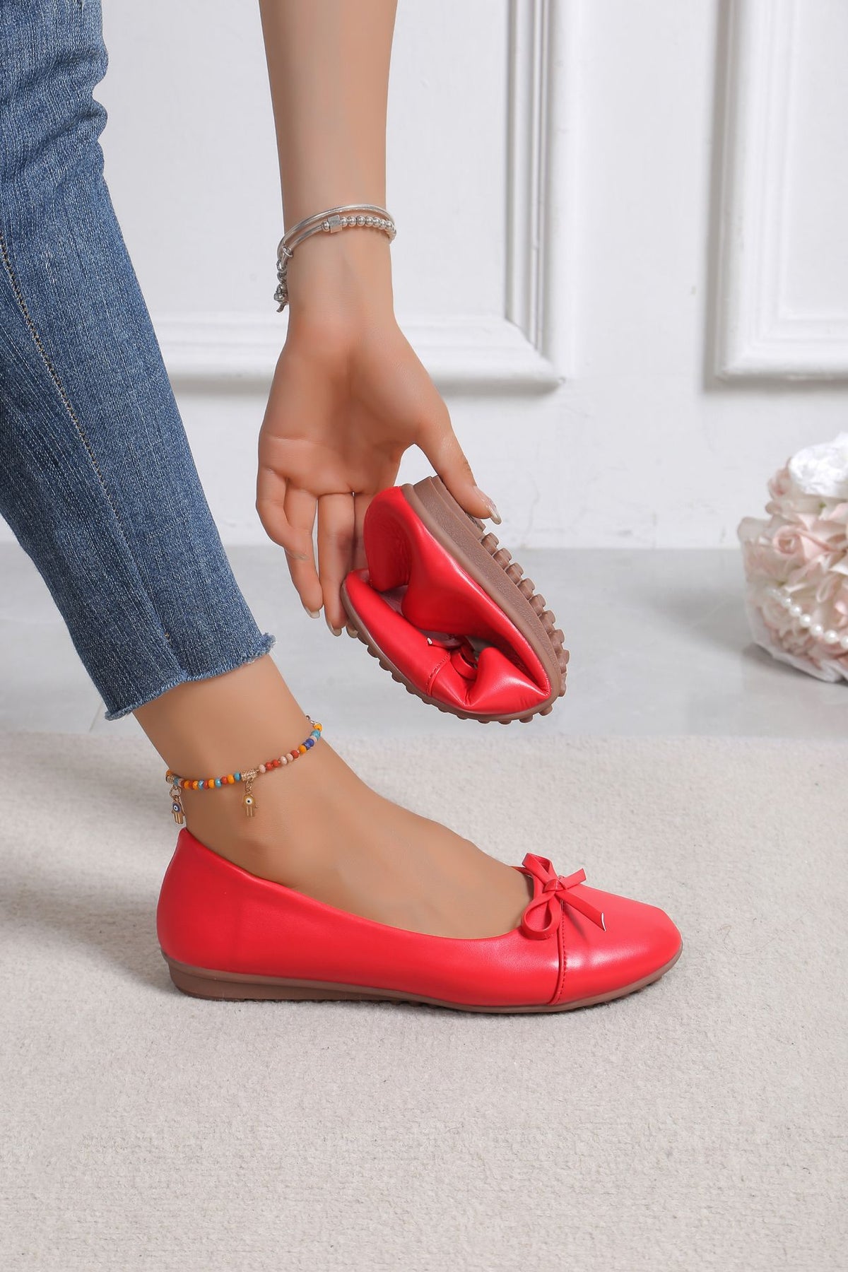Women's Round-Toe Bow Ballet Flats - red shoe with rounded toe and bow