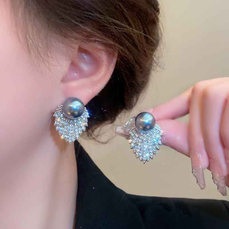 New Super Sparkling Full Rhinestone Pearl Earrings, Light Luxury High-End Bestseller Studs, Elegant Fashion Commuter All-Match Women Ear Jewelry