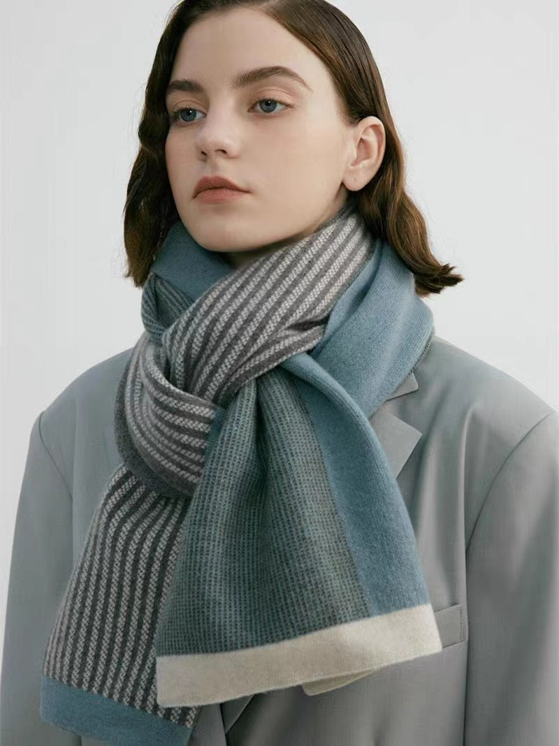 Elegant Linear Knit Scarf – Arctic Velvet