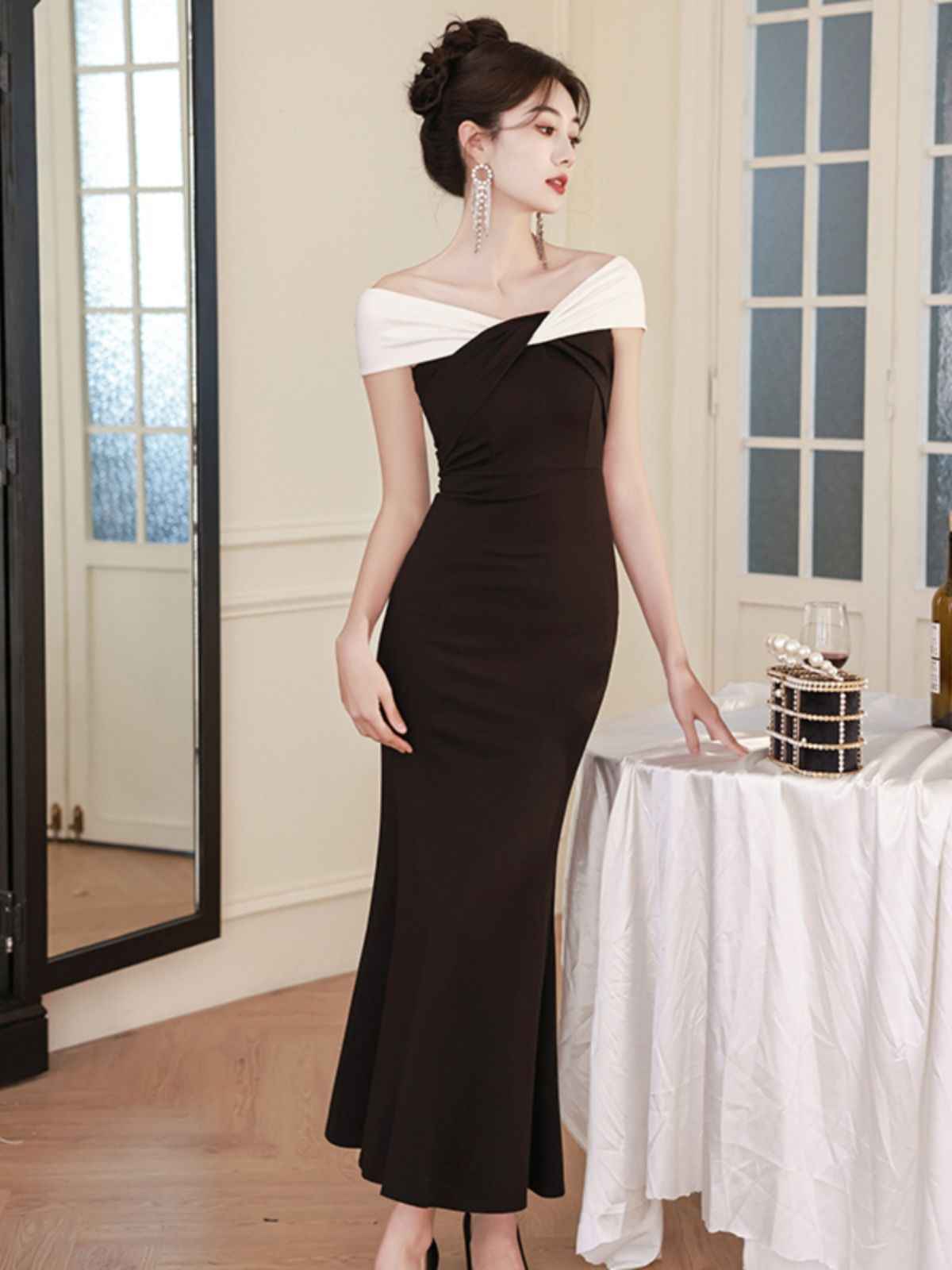 Women's Off-Shoulder Mermaid Evening Gown — Black & Red