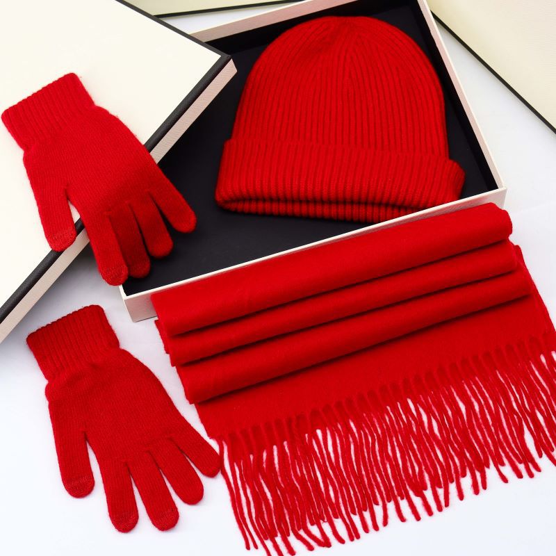 Wool Tassel 3-Piece Winter Gift Set — Hat, Scarf & Gloves