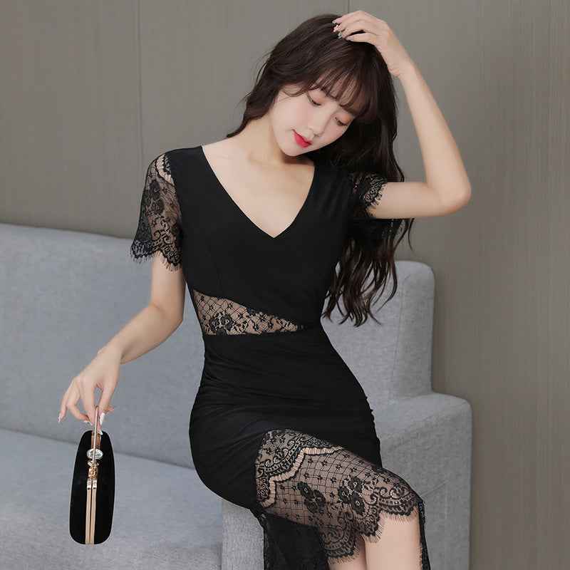 Lace-trimmed Dress Hem Figure-flattering