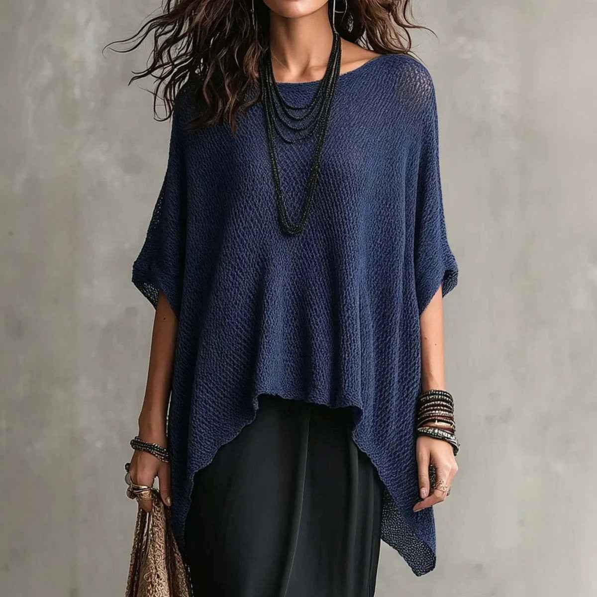 Womens Loose-fitting Crew-neck Blouse With An Asymmetrical Hem