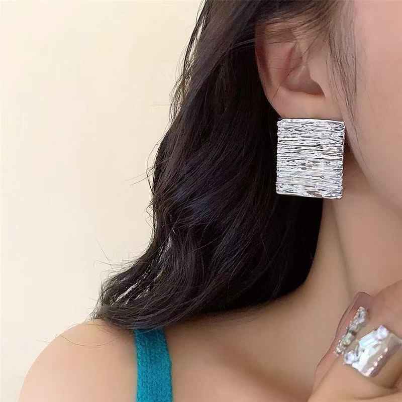 Pleated Stud Earrings – Niche Light Luxury European Daily Jewelry