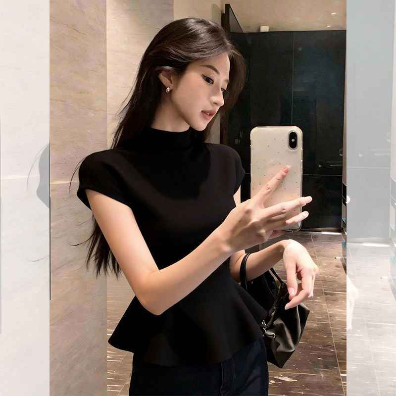 Women's Waist-Defining Slim Short-Sleeve Viscose Top