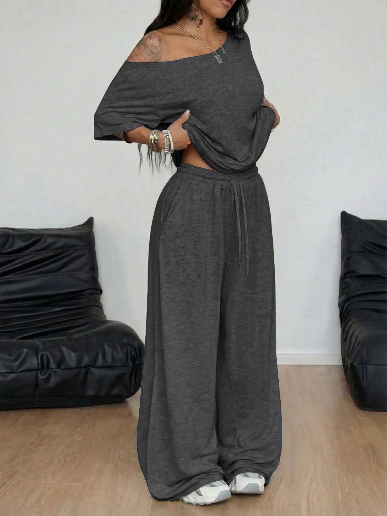Women's Casual Solid-Color Sports Two-Piece Set With Loose-Fit Trousers