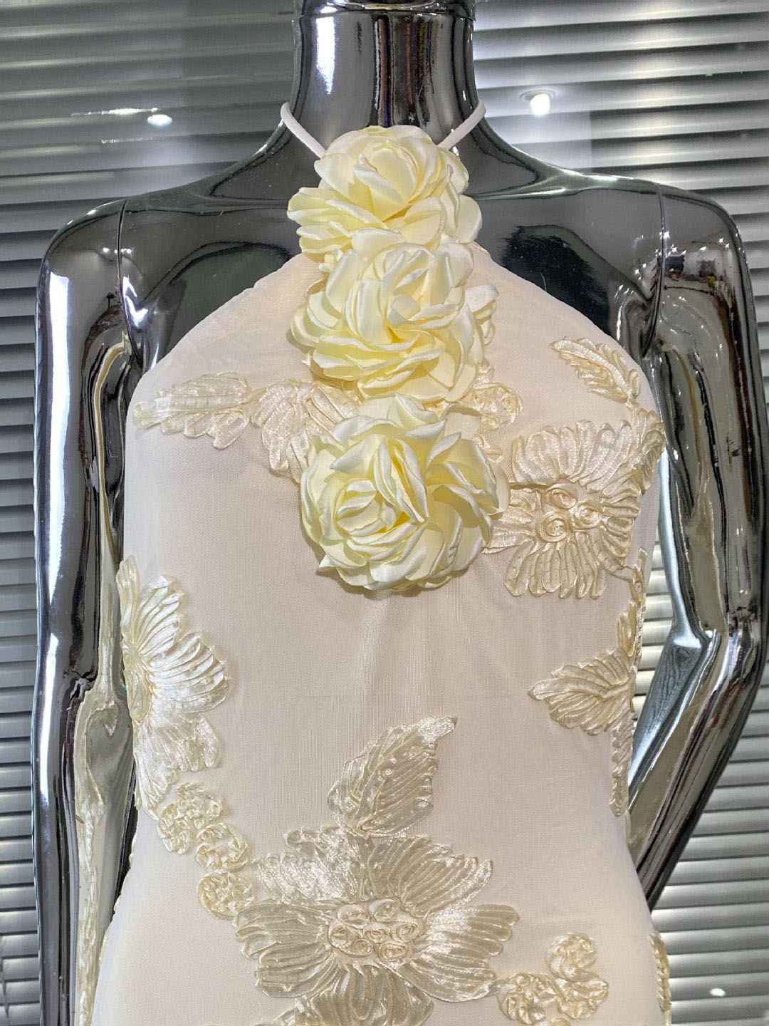 3D Floral Appliqué Halter-Neck Tulle Mermaid Gown