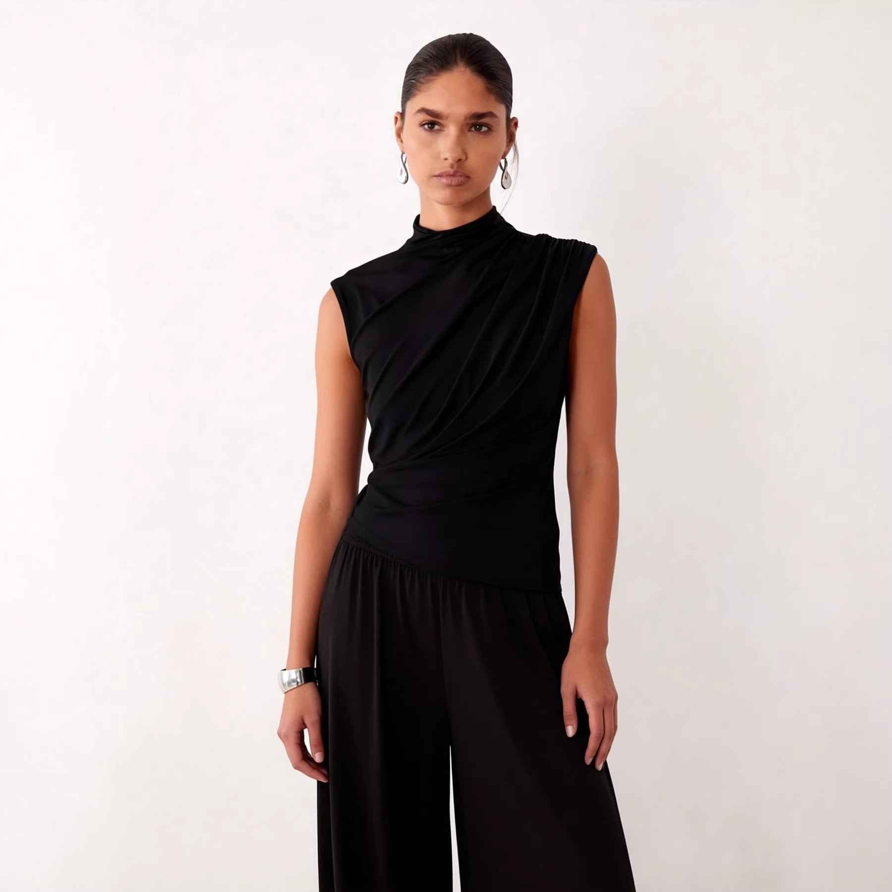 Women's Sleeveless Pleated Tank Top with Asymmetric Hem — 3 Colours