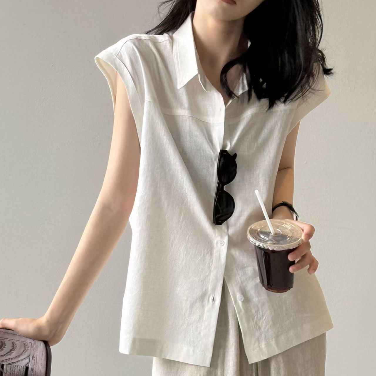 Retro Style Artistic Cardigan With A Polo Collar And Casual Bishop Sleeve
