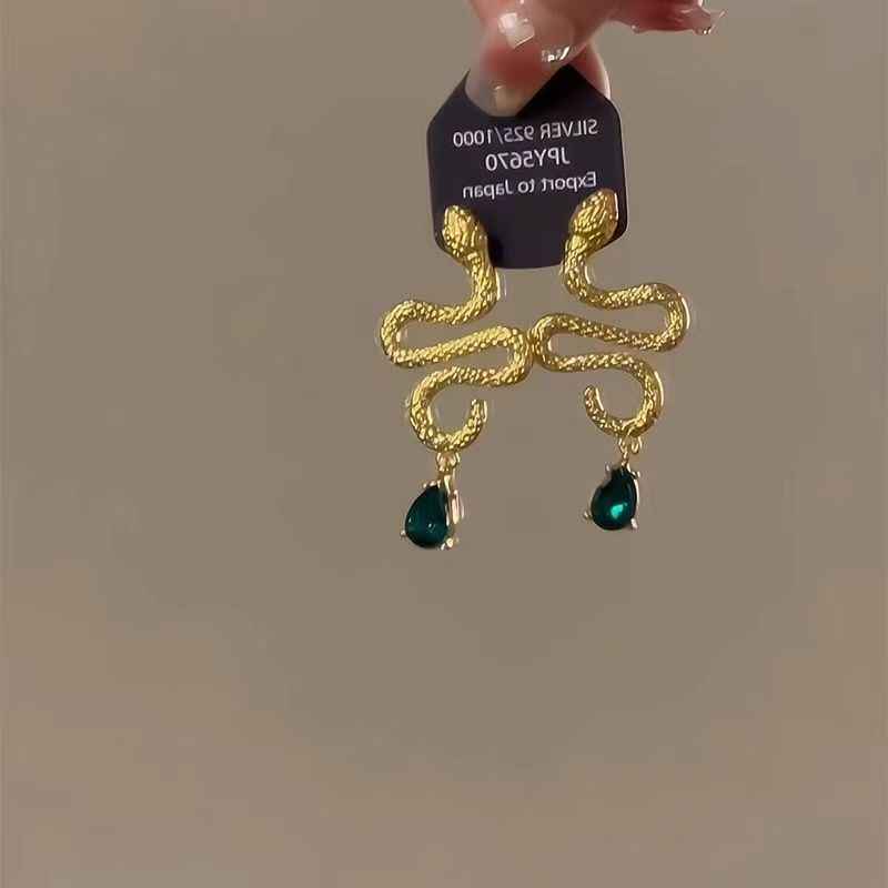 Snake Shaped Stud Earrings For Women, Elegant Green Zircon Retro Luxury Niche New Serpent Ear Jewelry