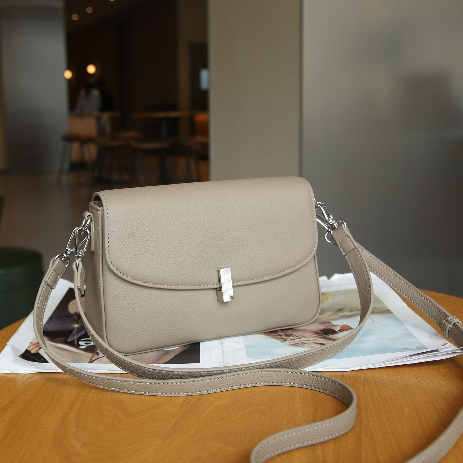 Full-Grain Cowhide Leather Box Crossbody Bag – Urban Minimalist Style