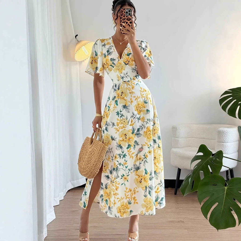 Waist-cinching Figure-flattering Short-sleeved Slit Dress