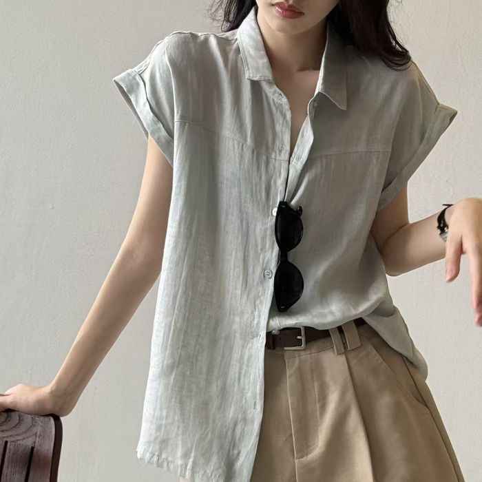 Retro Style Artistic Cardigan With A Polo Collar And Casual Bishop Sleeve