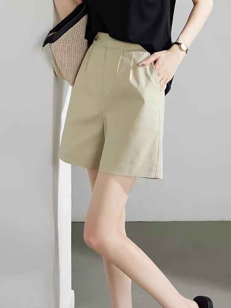 High-Waist Capri Shorts with Pockets