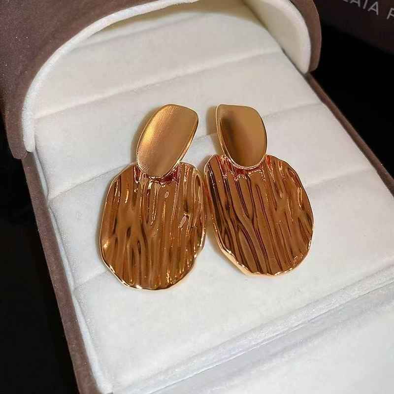 Bold Oval Pleated Earrings – Retro Minimalist Silver Needle Jewelry