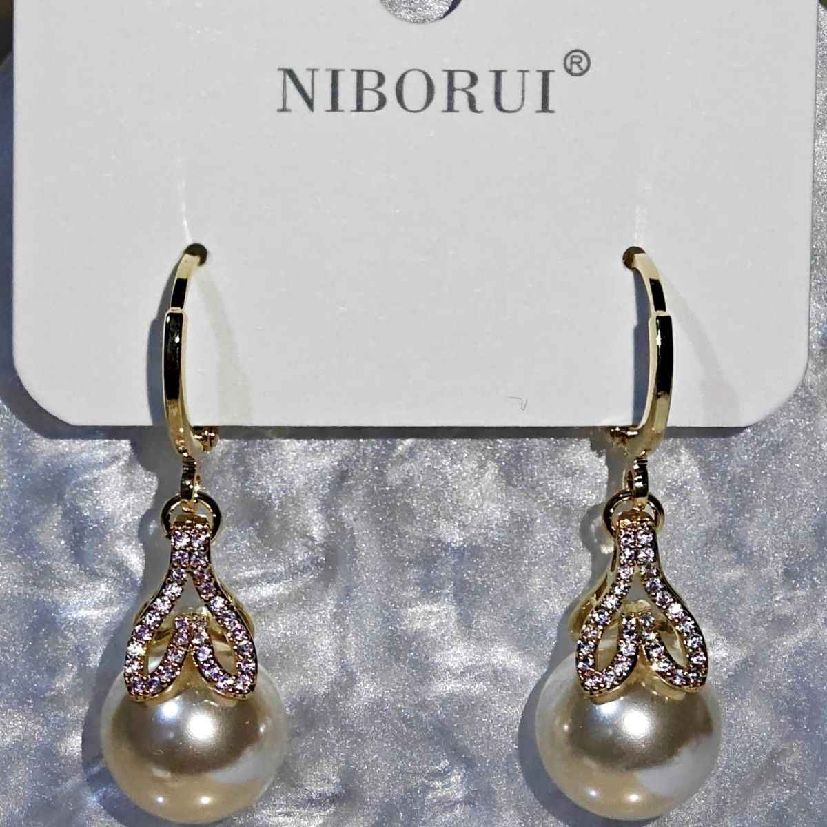 Hong Kong Style Pearl Earrings For Women, French Zircon C Hoop Studs With S925 Silver Needle, Retro Commute High-End Ear Jewelry