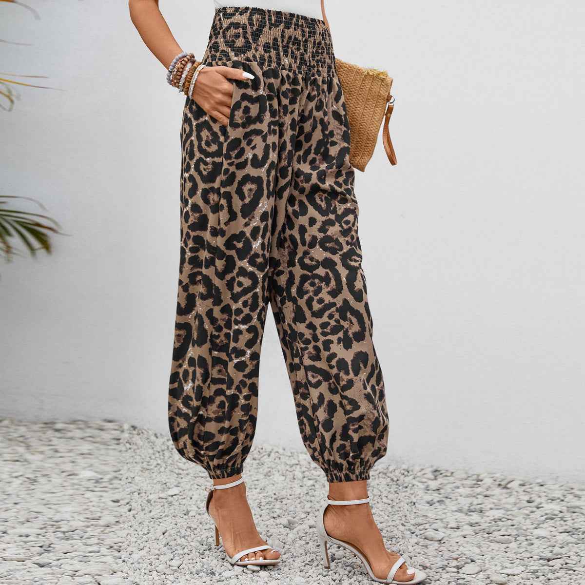 Leopard Print Cropped Jogger Pants – High-Waist Capri with Pockets