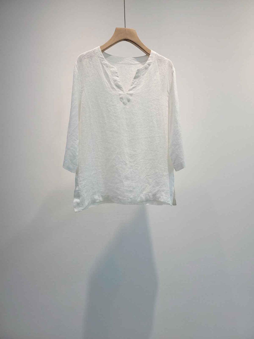 Womens Linen Plain-weave Top With Three-quarter Sleeves