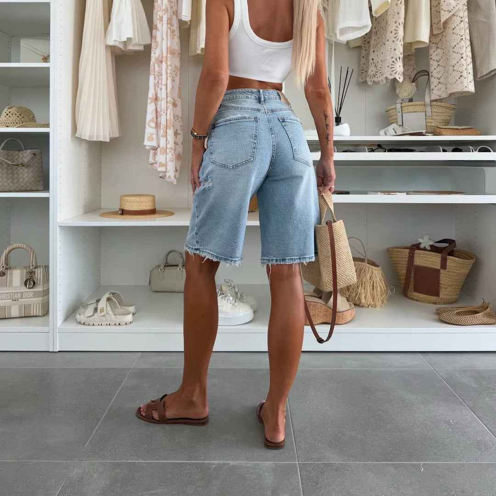 Mid-Rise Washed Denim Shorts – Relaxed Street Style