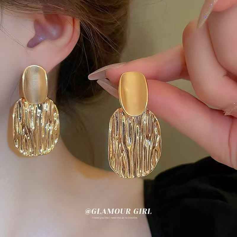 Bold Oval Pleated Earrings – Retro Minimalist Silver Needle Jewelry