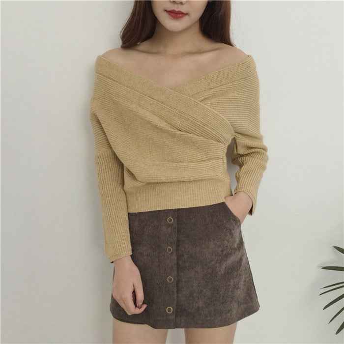Womens Slim-Fit Knitted Sweater With A Cross V-Neck