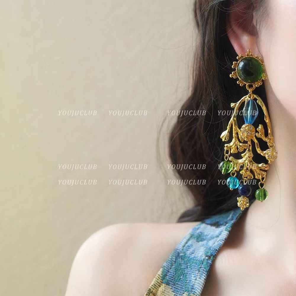 Vintage Blue Gem Crystal Clip-On Earrings – Exotic Ethnic Women’s Jewelry