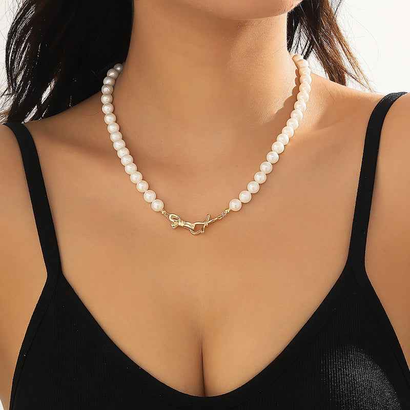 Chic Clavicle Necklace With A High-end Design And A Touch Of Affordable Luxuryperfect As A Sweater Chain