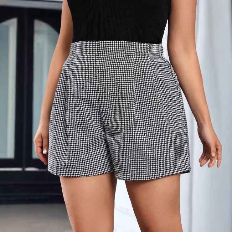 Women's Houndstooth Plaid Shorts – Knitted, Elegant Casual