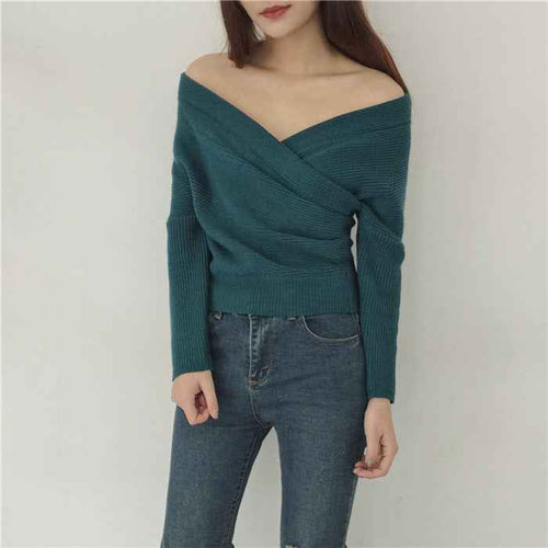 Womens Slim-Fit Knitted Sweater With A Cross V-Neck