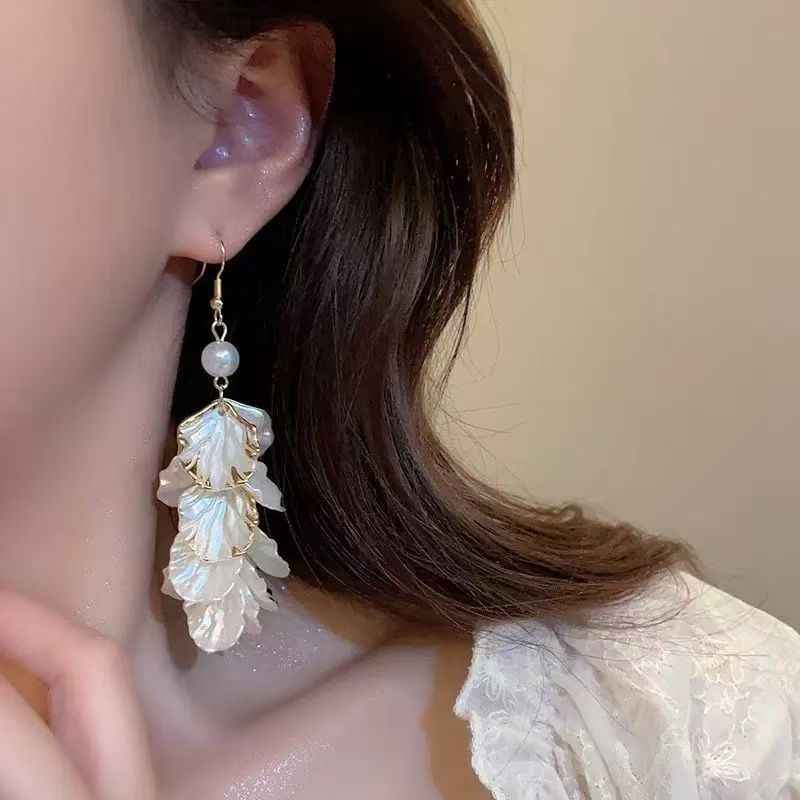New Petal Tassel Pearl Drop Earrings For Women, French Elegant Light Luxury High-End Dangle Hook Earrings, Chic Clip On Earrings For Non-Pierced Ears