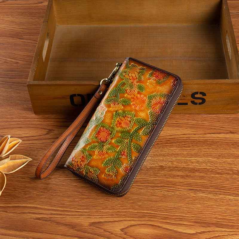 Large-Capacity Embossed Floral Leather Wallet – Vintage